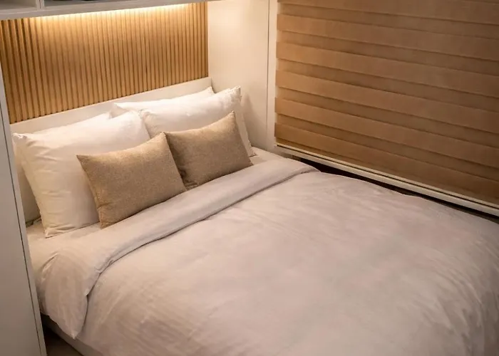Apartment 강남의 새건물에 방2개의 유닛-퀸침대2개-선릉역도보5분거리-2호선도보5분거리-강남-홍대-이태원-명동 *